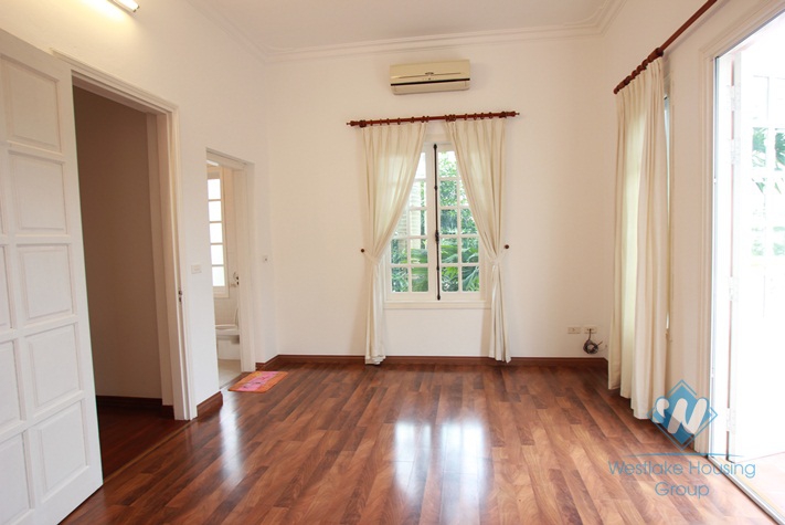 Beautiful house with nice garden for lease in Au co st, Tay Ho District